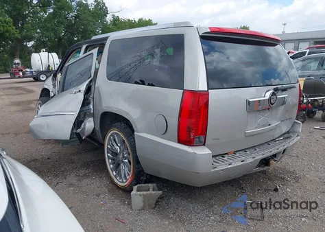 2008 Cadillac Escalade Esv Standard z USA, uszkodzony, nr VIN 1GYFK66838R225213